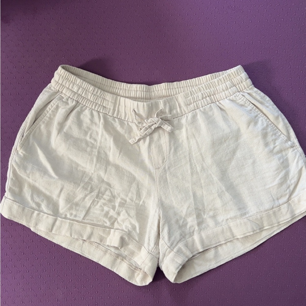Women's Cream Shorts